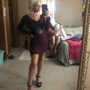 long sleeve v-neck dress